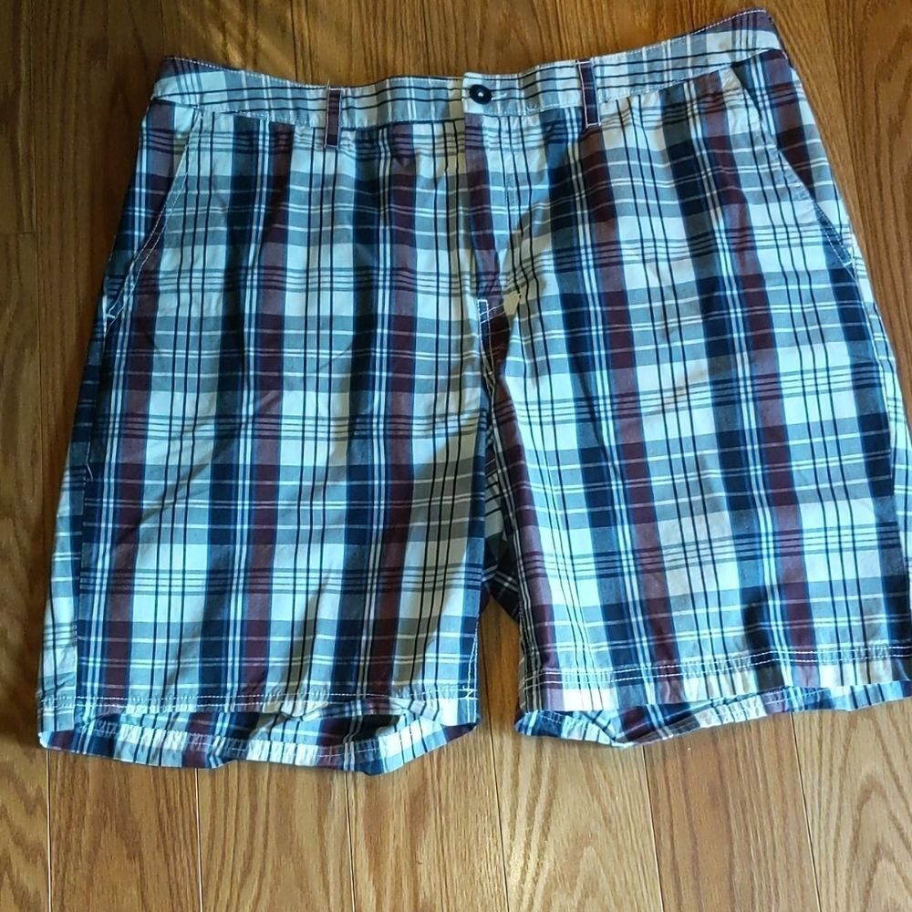 Croft & Barrow plaid shorts Sz 38